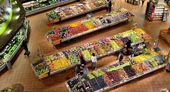Handel detaliczny artykułami spożywczymi w Polsce 2021